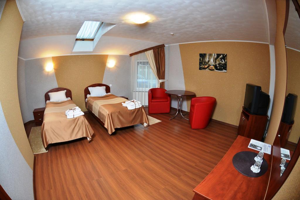 Forsage Hotel Rivne Room photo