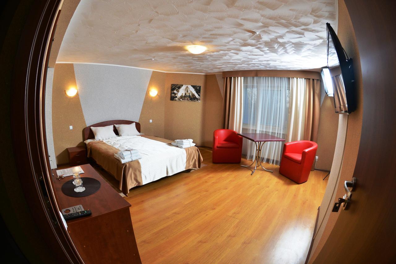 Forsage Hotel Rivne Room photo