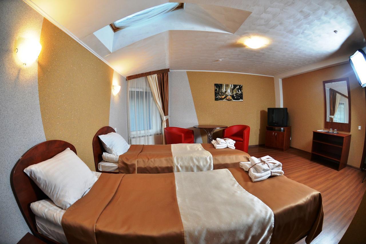 Forsage Hotel Rivne Room photo